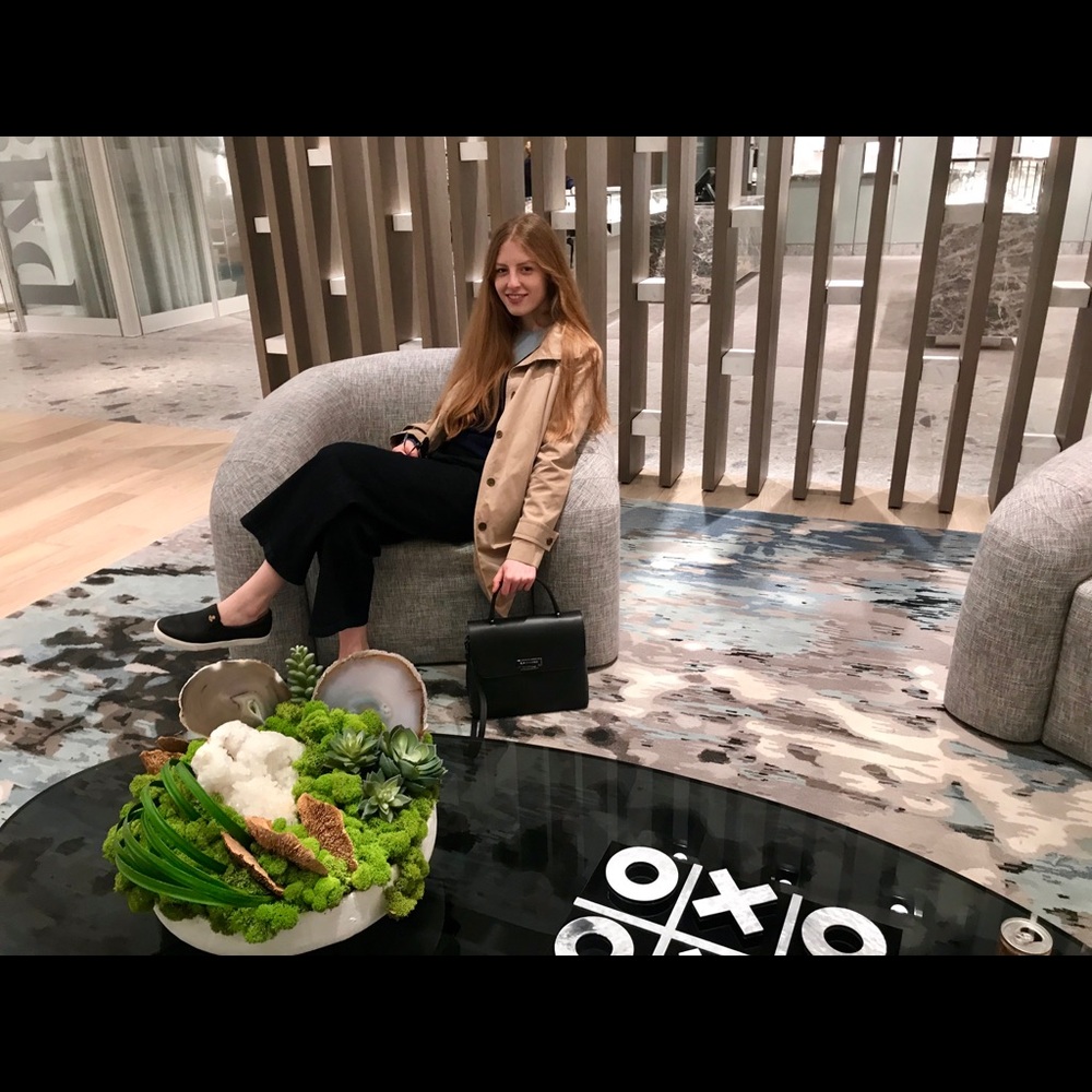 Meet your Posher, Elizabeth